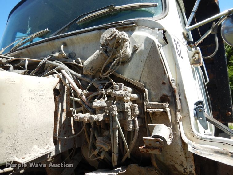 image for item DJ4287 1994 Ford L9000 AeroMax  dump truck