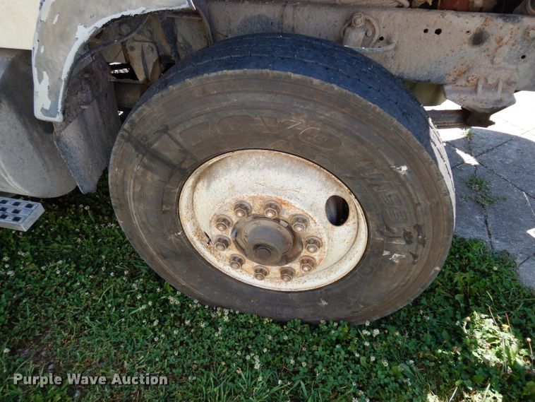 image for item DJ4287 1994 Ford L9000 AeroMax  dump truck