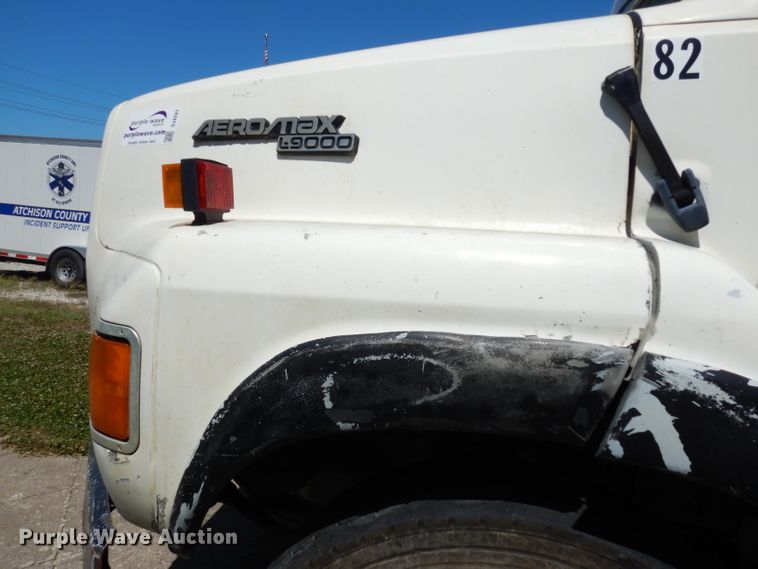 image for item DJ4287 1994 Ford L9000 AeroMax  dump truck