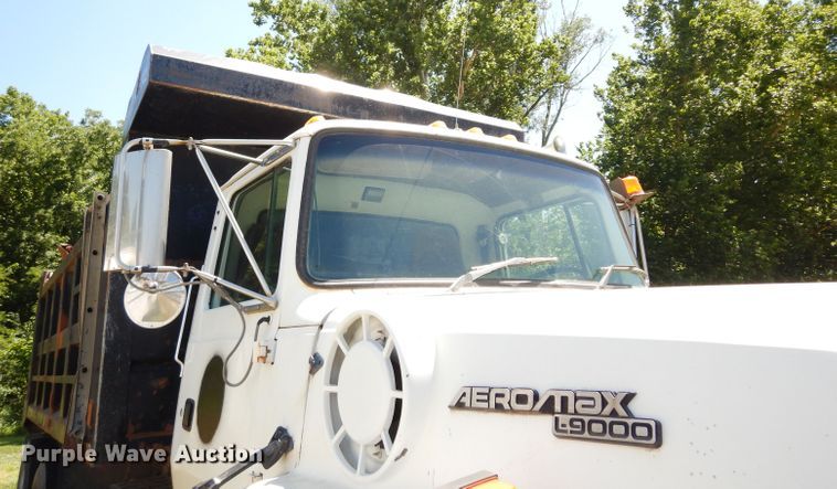 image for item DJ4287 1994 Ford L9000 AeroMax  dump truck