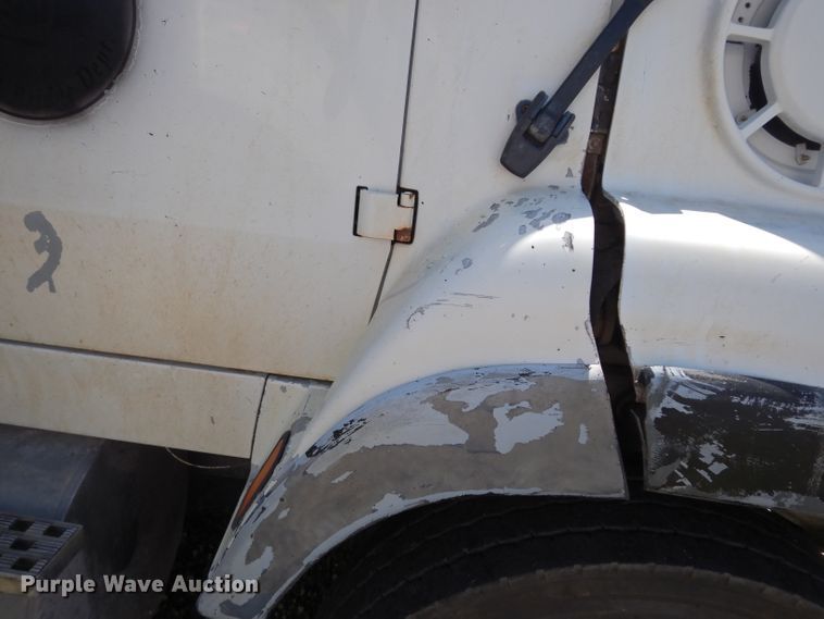 image for item DJ4287 1994 Ford L9000 AeroMax  dump truck