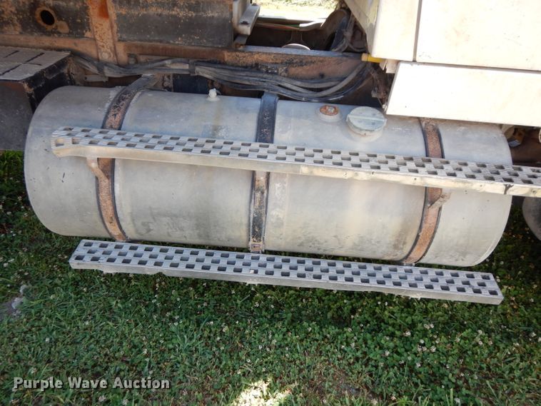 image for item DJ4287 1994 Ford L9000 AeroMax  dump truck