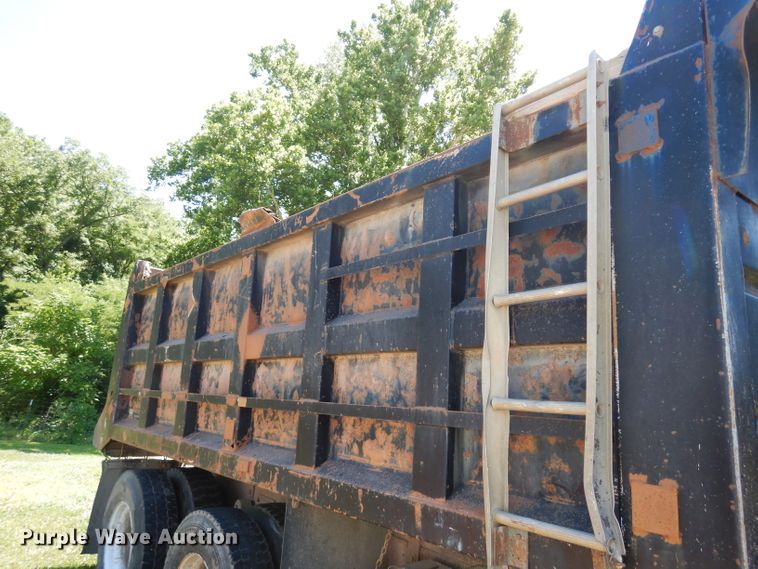 image for item DJ4287 1994 Ford L9000 AeroMax  dump truck