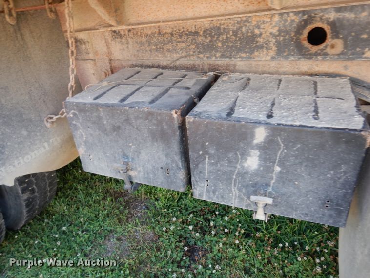 image for item DJ4287 1994 Ford L9000 AeroMax  dump truck