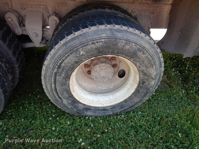 image for item DJ4287 1994 Ford L9000 AeroMax  dump truck