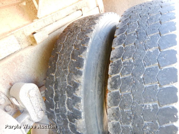 image for item DJ4287 1994 Ford L9000 AeroMax  dump truck