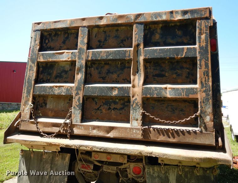 image for item DJ4287 1994 Ford L9000 AeroMax  dump truck