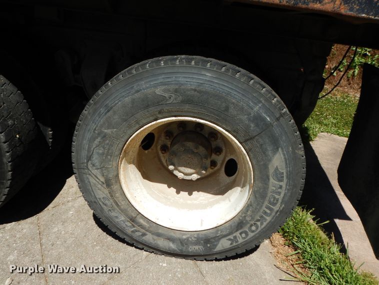 image for item DJ4287 1994 Ford L9000 AeroMax  dump truck