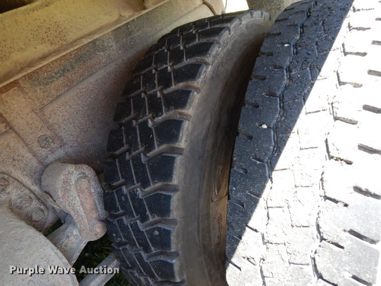 image for item DJ4287 1994 Ford L9000 AeroMax  dump truck