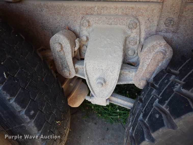 image for item DJ4287 1994 Ford L9000 AeroMax  dump truck