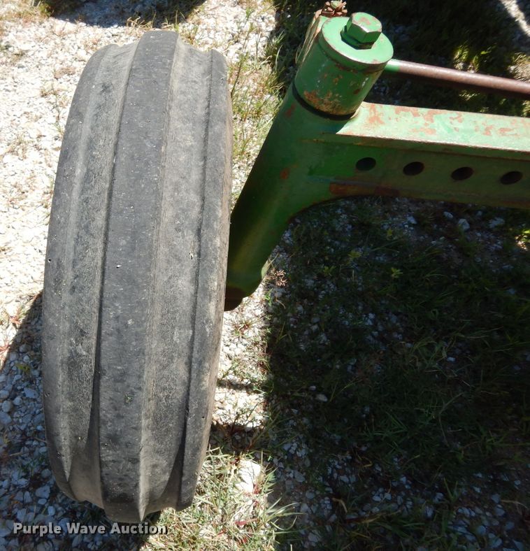 image for item DJ4288 John Deere 2440B  tractor