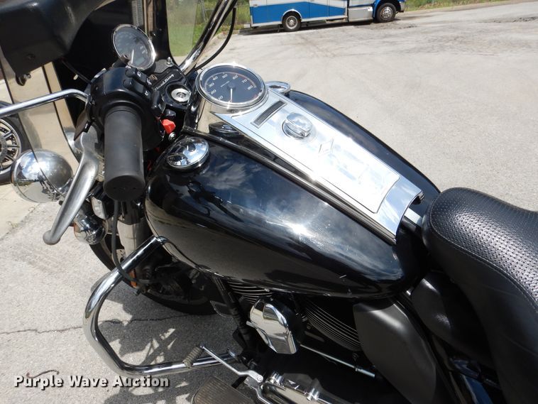 image for item EK9242 2014 Harley Davidson Road King Police motorcycle