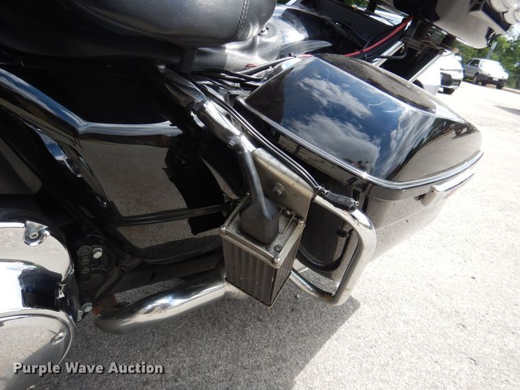 image for item EK9242 2014 Harley Davidson Road King Police motorcycle