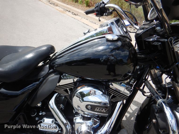 image for item EK9242 2014 Harley Davidson Road King Police motorcycle