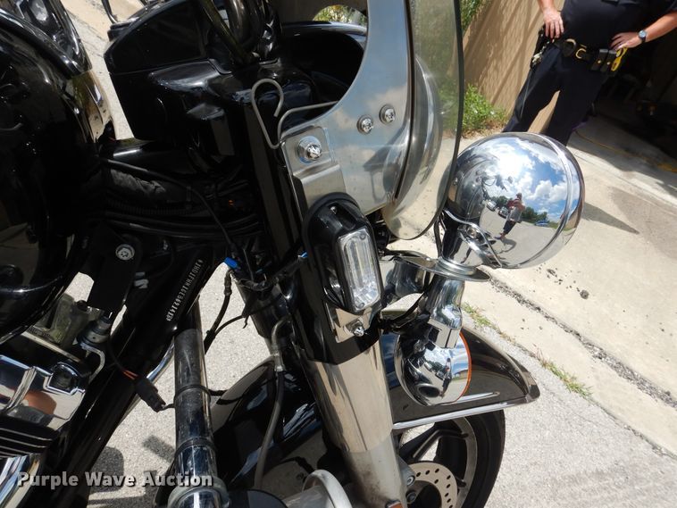 image for item EK9242 2014 Harley Davidson Road King Police motorcycle