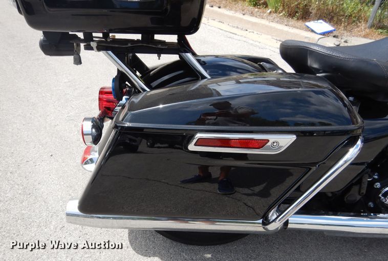 image for item EK9242 2014 Harley Davidson Road King Police motorcycle