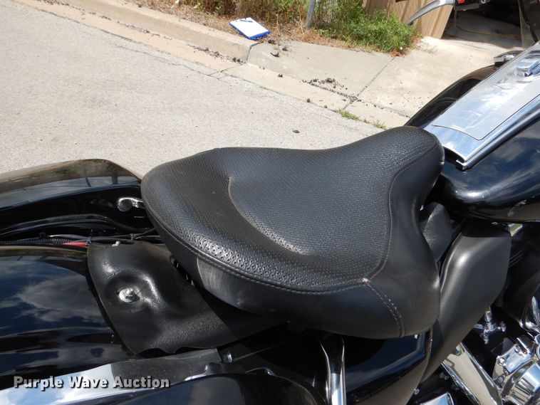 image for item EK9242 2014 Harley Davidson Road King Police motorcycle