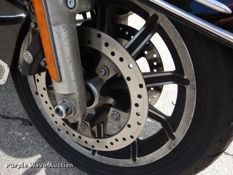 image for item EK9242 2014 Harley Davidson Road King Police motorcycle