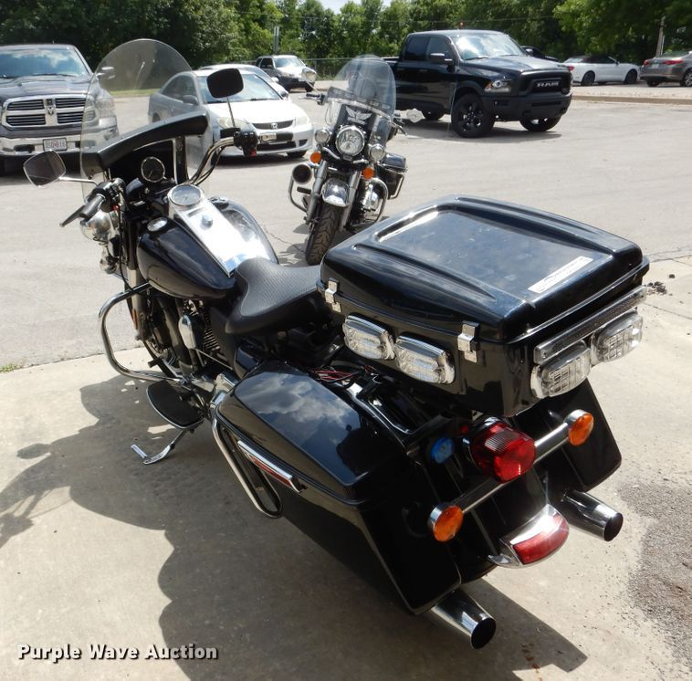 image for item EK9243 2014 Harley Davidson Road King Police motorcycle