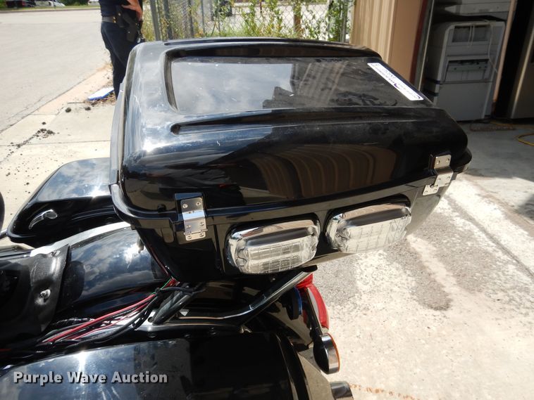 image for item EK9243 2014 Harley Davidson Road King Police motorcycle