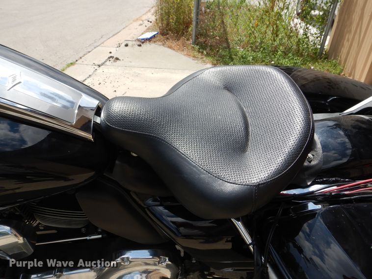 image for item EK9243 2014 Harley Davidson Road King Police motorcycle