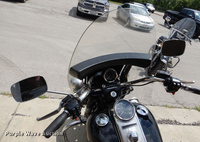 image for item EK9243 2014 Harley Davidson Road King Police motorcycle