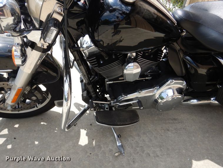 image for item EK9243 2014 Harley Davidson Road King Police motorcycle