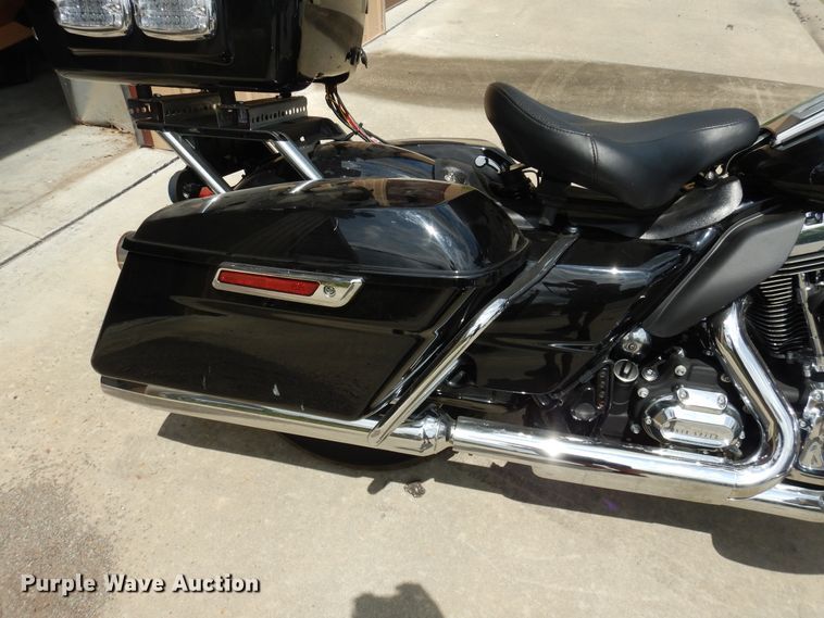 image for item EK9243 2014 Harley Davidson Road King Police motorcycle