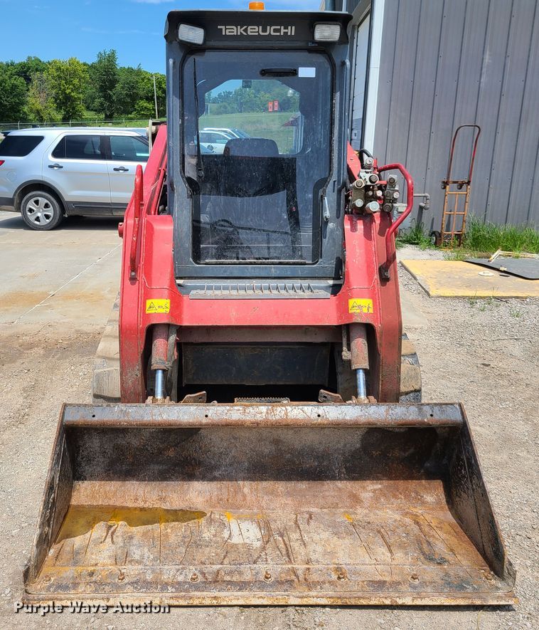 image for item EL9902 Takeuchi TL10  tracked skid steer loader