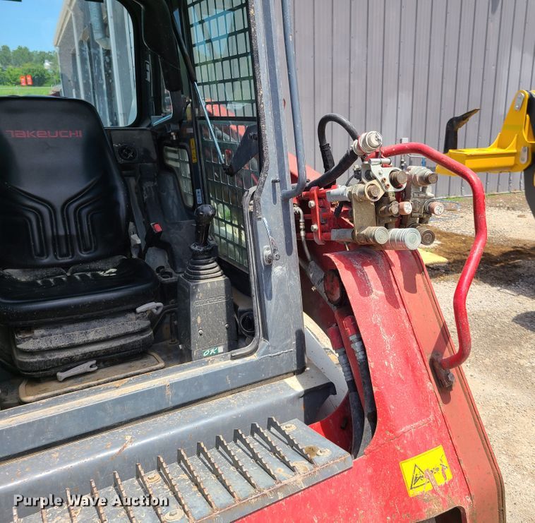 image for item EL9902 Takeuchi TL10  tracked skid steer loader