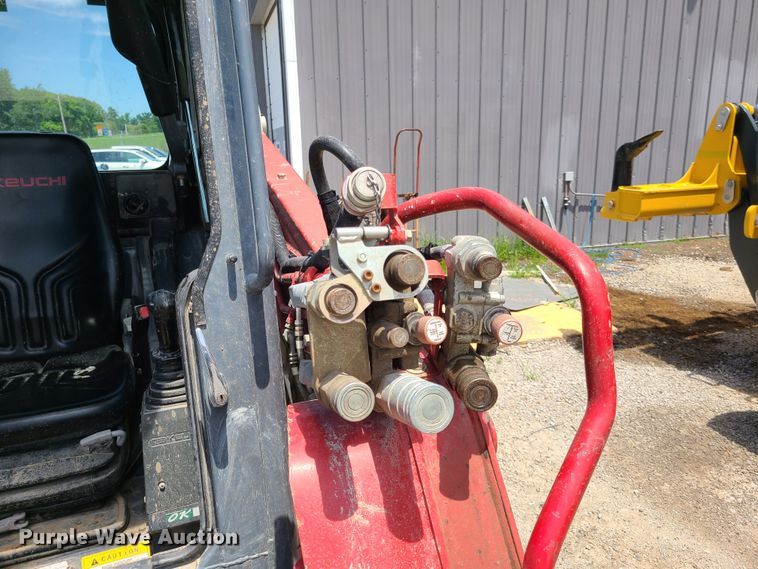 image for item EL9902 Takeuchi TL10  tracked skid steer loader