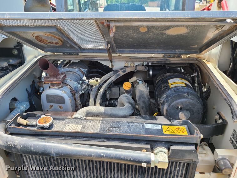 image for item EL9902 Takeuchi TL10  tracked skid steer loader