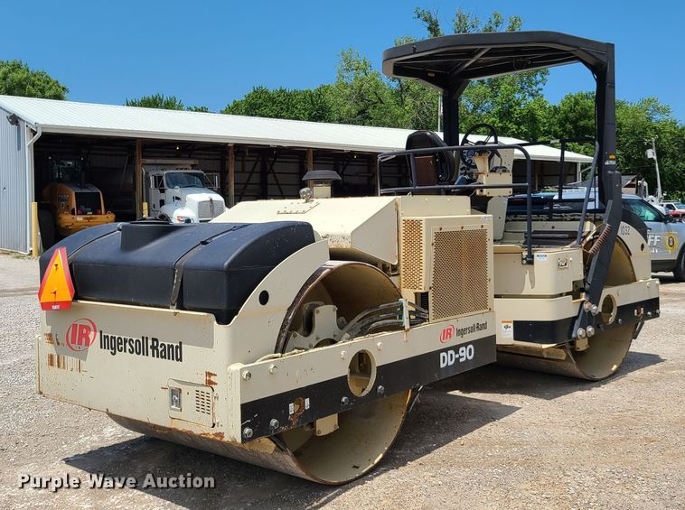 image for item EL9903 2002 Ingersoll Rand DD-90  vibratory double drum roller compactor