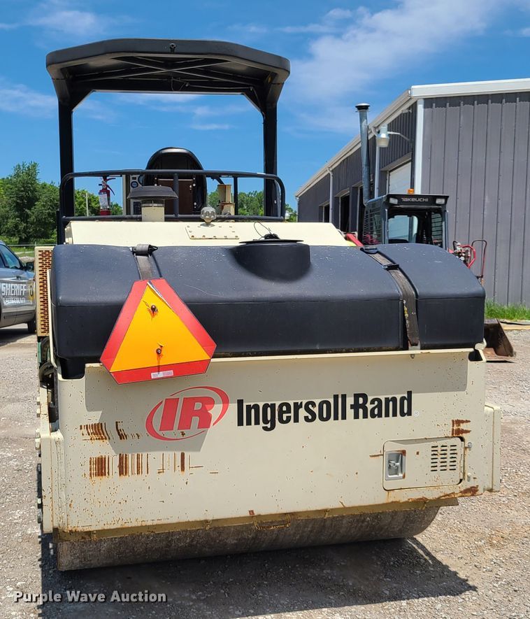 image for item EL9903 2002 Ingersoll Rand DD-90  vibratory double drum roller compactor