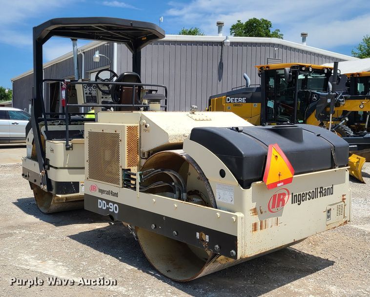 image for item EL9903 2002 Ingersoll Rand DD-90  vibratory double drum roller compactor