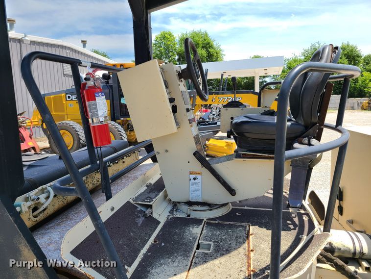 image for item EL9903 2002 Ingersoll Rand DD-90  vibratory double drum roller compactor