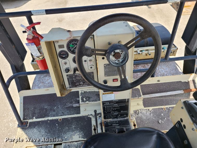 image for item EL9903 2002 Ingersoll Rand DD-90  vibratory double drum roller compactor