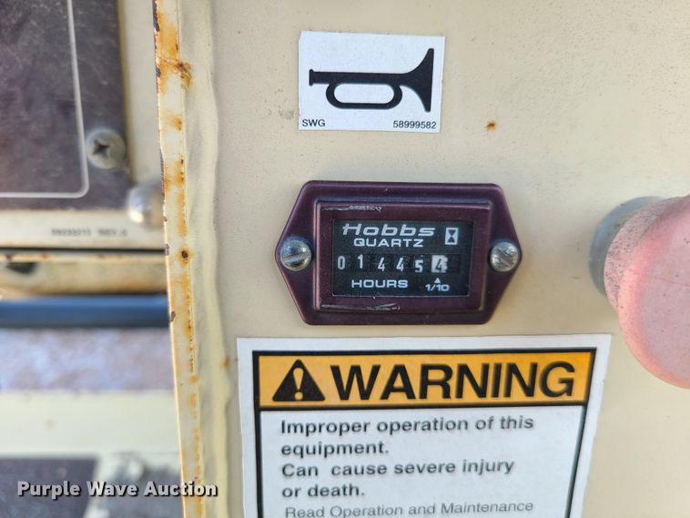 image for item EL9903 2002 Ingersoll Rand DD-90  vibratory double drum roller compactor