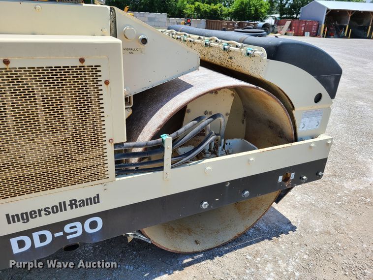 image for item EL9903 2002 Ingersoll Rand DD-90  vibratory double drum roller compactor