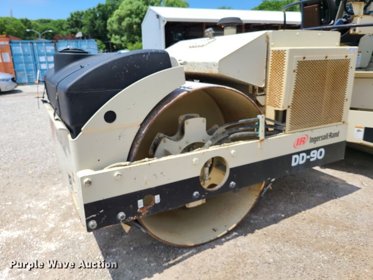 image for item EL9903 2002 Ingersoll Rand DD-90  vibratory double drum roller compactor