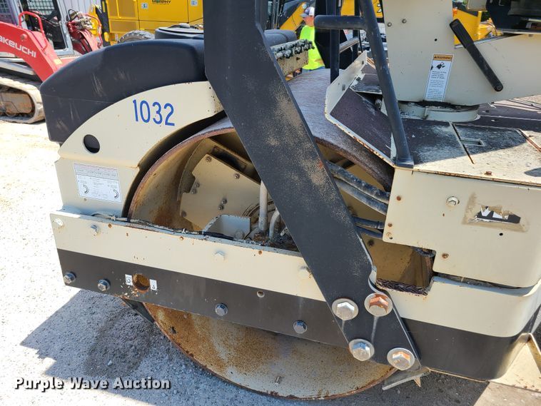 image for item EL9903 2002 Ingersoll Rand DD-90  vibratory double drum roller compactor