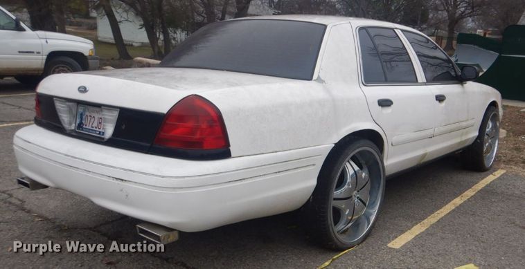 image for item GD9054 2004 Ford Crown Victoria Police Interceptor