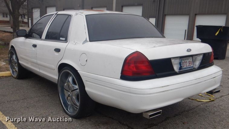 image for item GD9054 2004 Ford Crown Victoria Police Interceptor