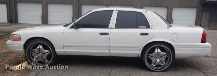 image for item GD9054 2004 Ford Crown Victoria Police Interceptor