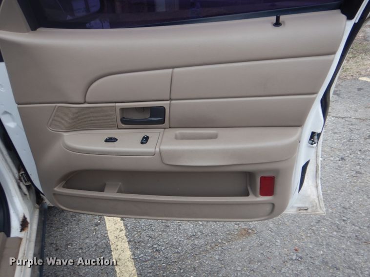 image for item GD9054 2004 Ford Crown Victoria Police Interceptor