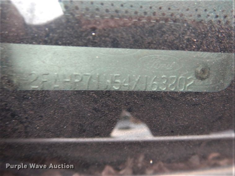 image for item GD9054 2004 Ford Crown Victoria Police Interceptor