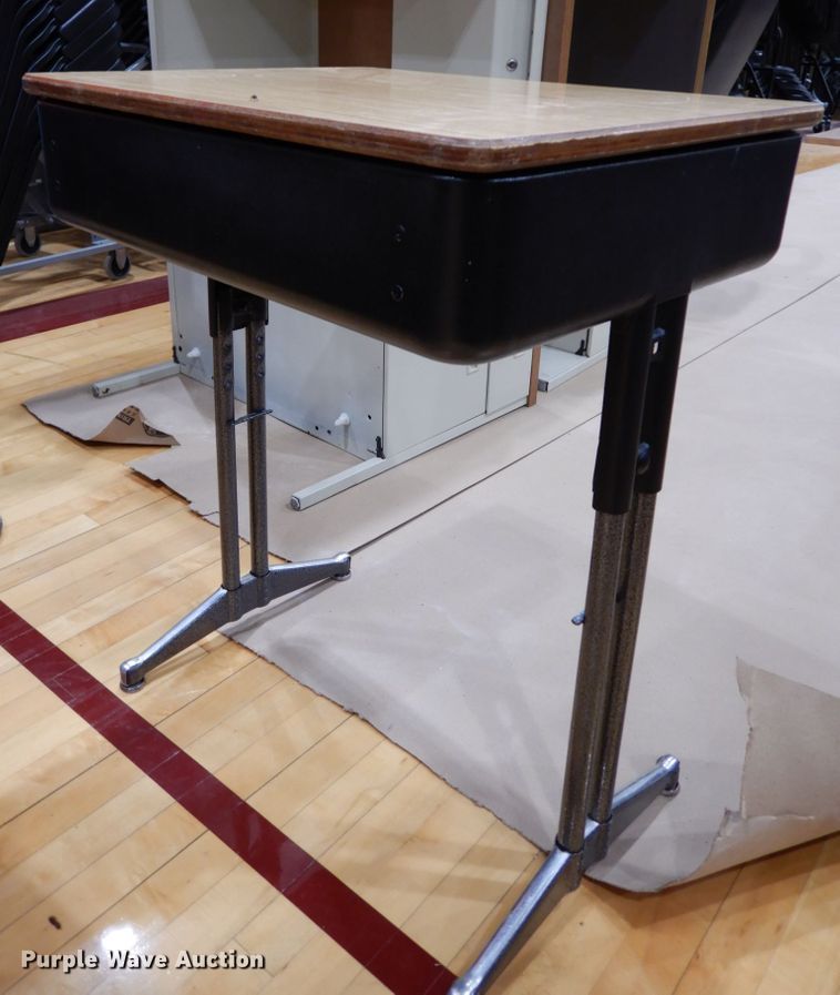 image for item GQ9719 Approximately 22 desks