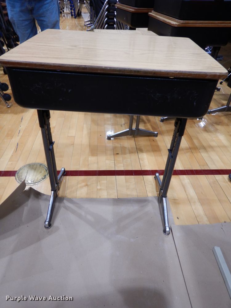 image for item GQ9719 Approximately 22 desks