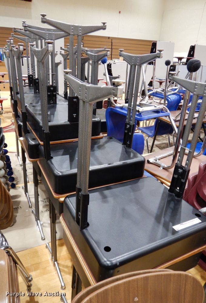 image for item GQ9719 Approximately 22 desks