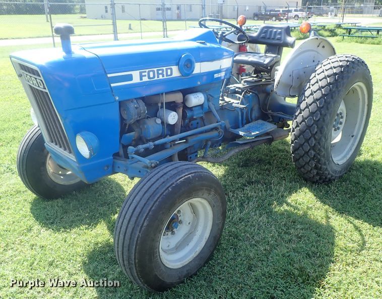 image for item GS9218 Ford 2600  tractor